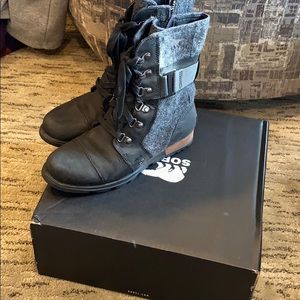 Sorels worn a few times. Excellent condition.